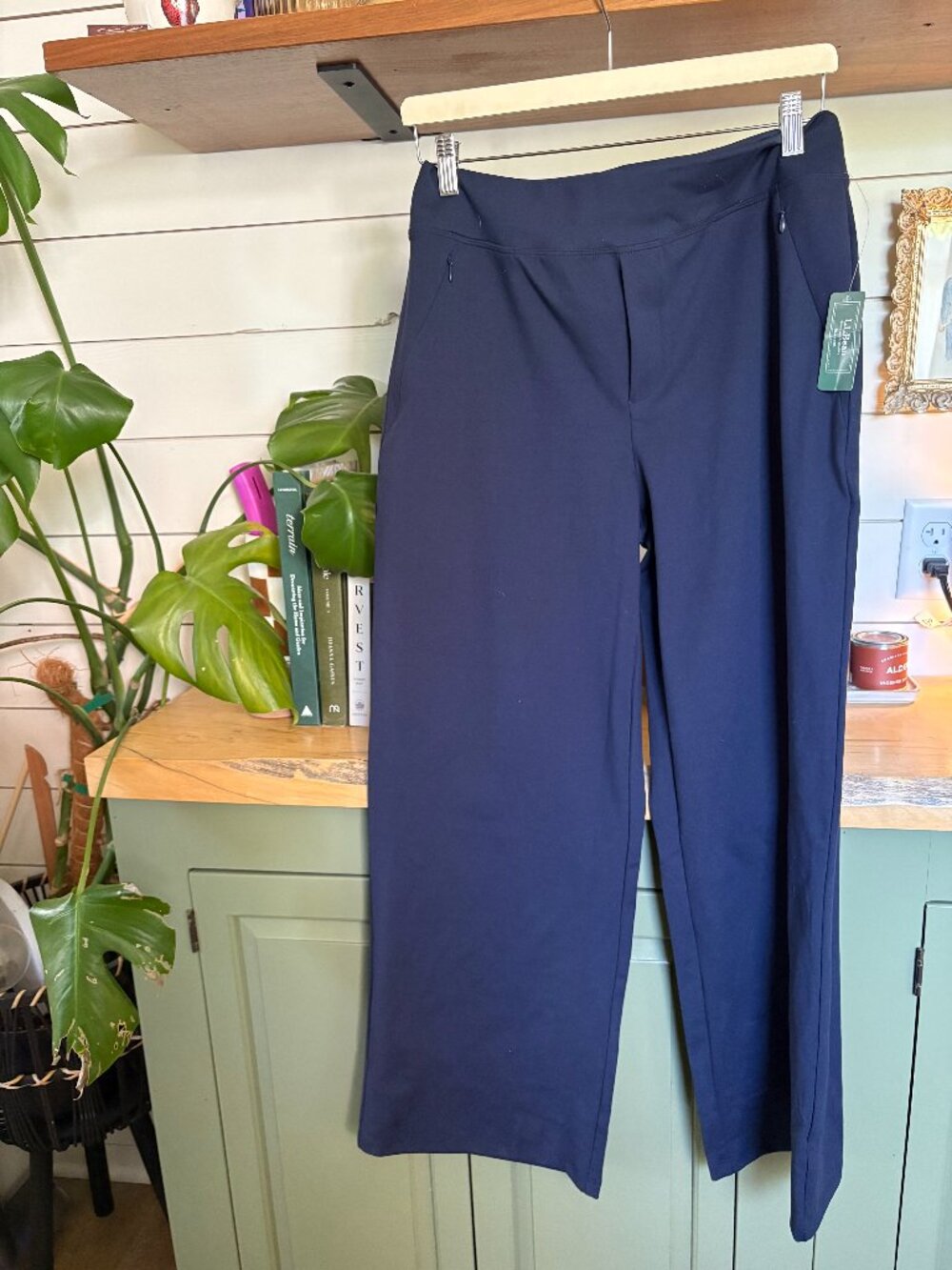 L.L. Bean Go-Anywhere Pants – Classic Navy (Petite Medium) NWT